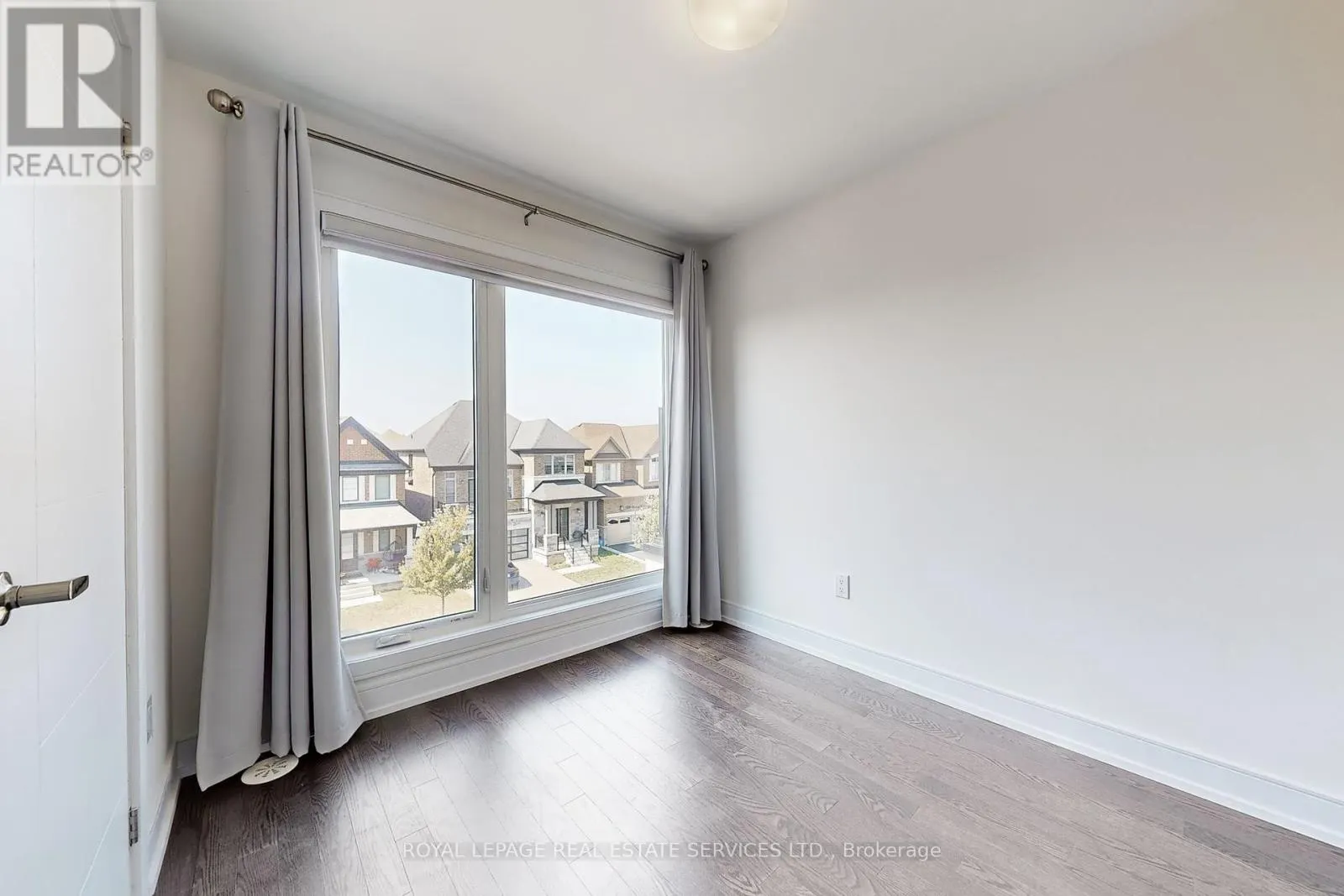 1329 CLARRIAGE COURT