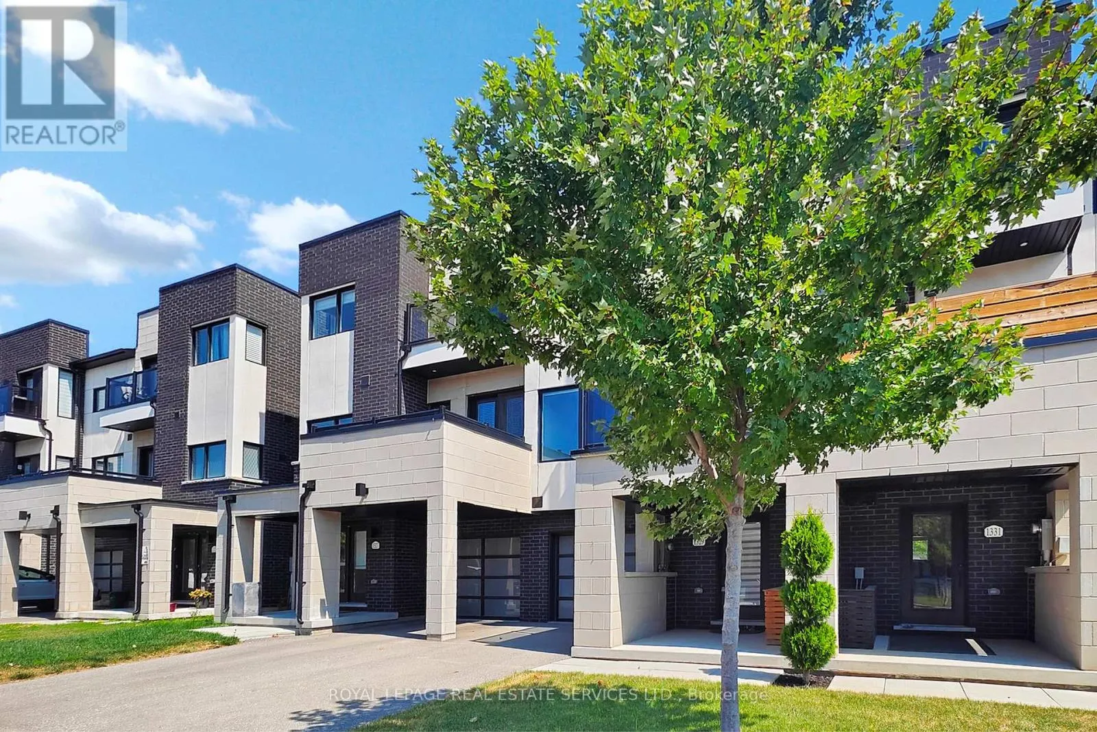 1329 CLARRIAGE COURT