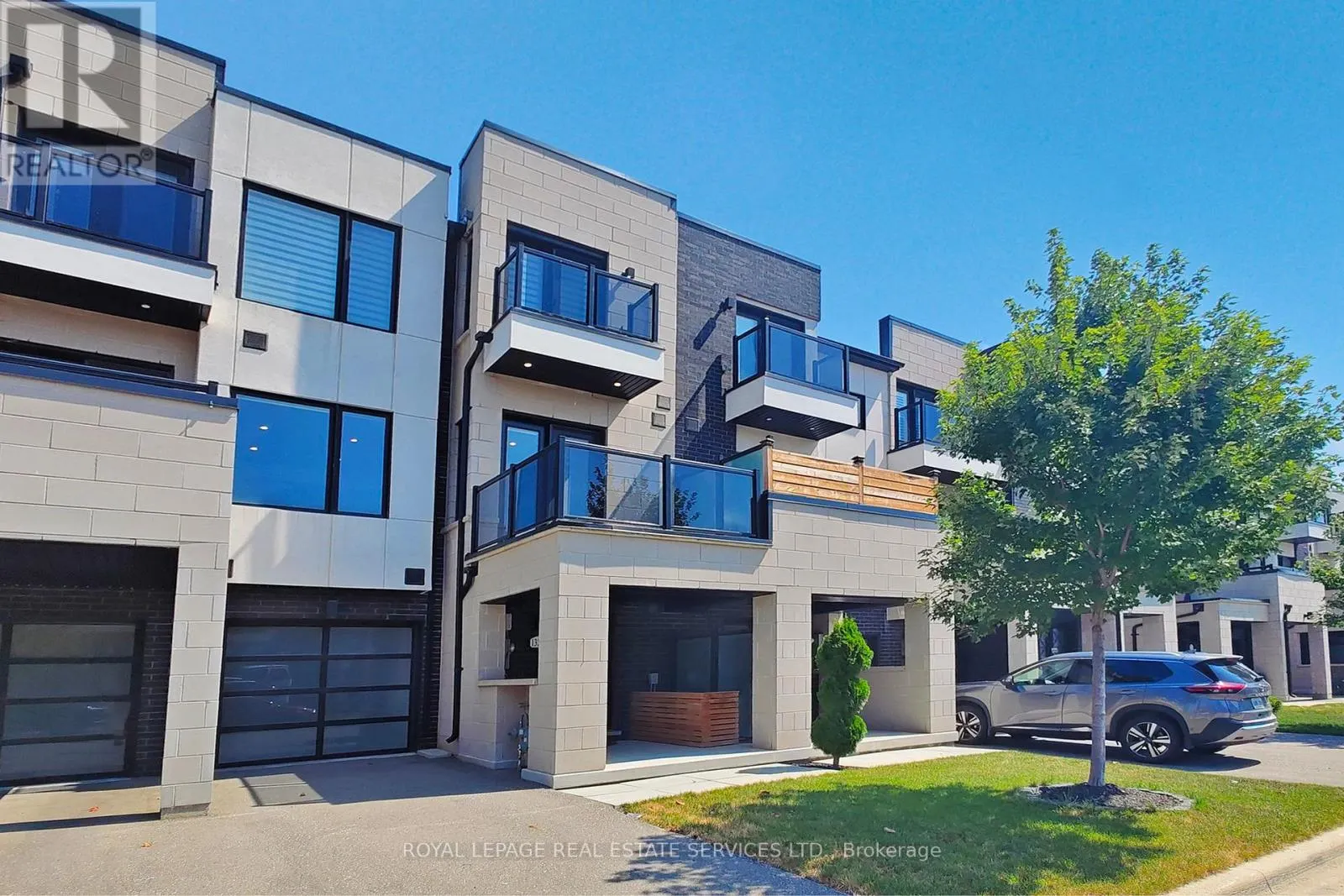 1329 CLARRIAGE COURT