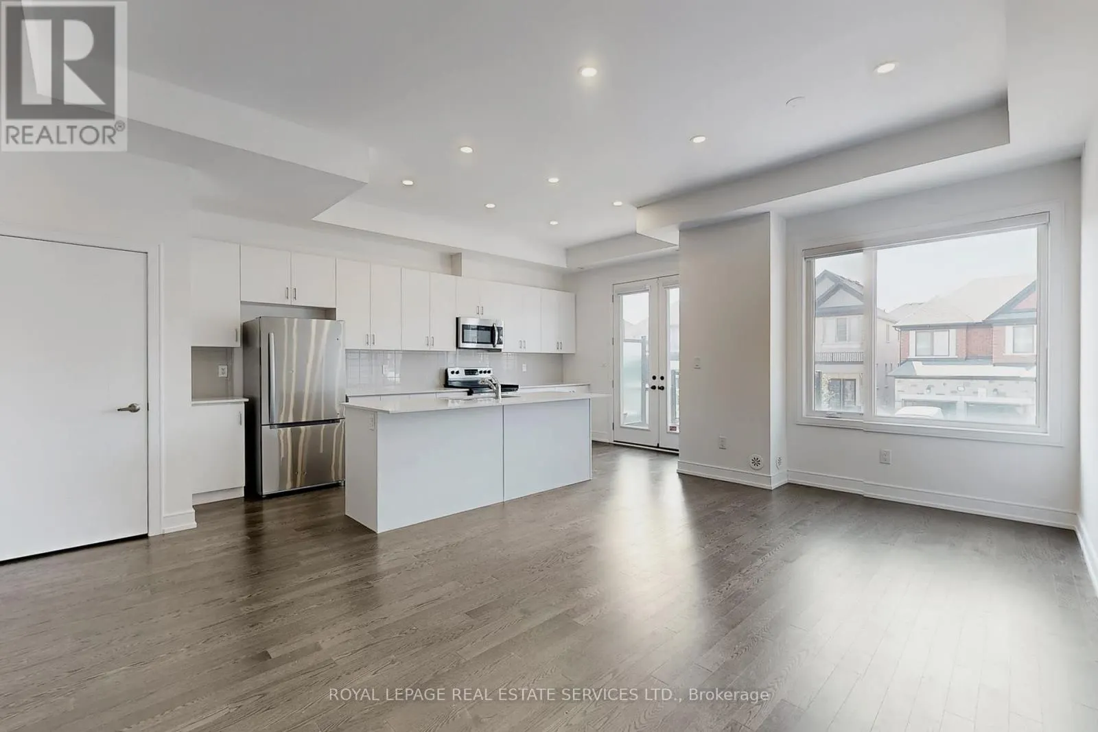 1329 CLARRIAGE COURT