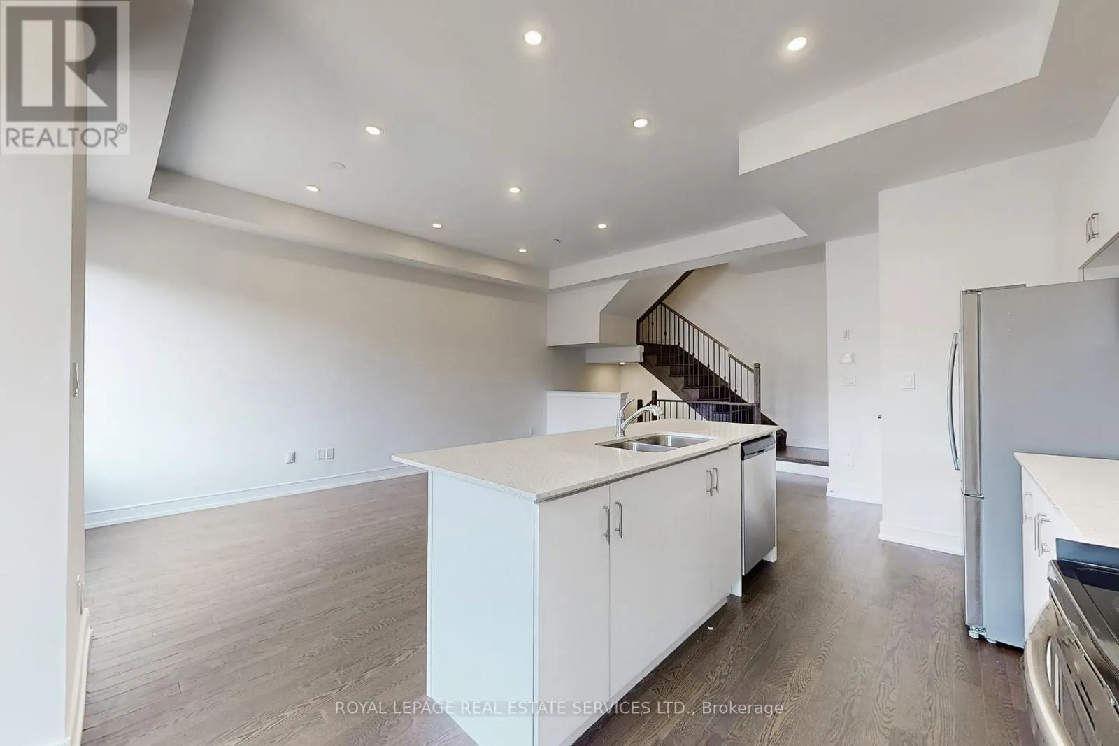 1329 CLARRIAGE COURT