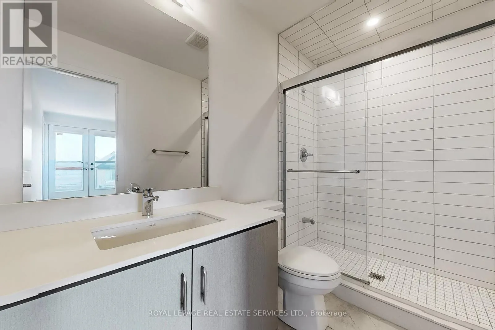 1329 CLARRIAGE COURT