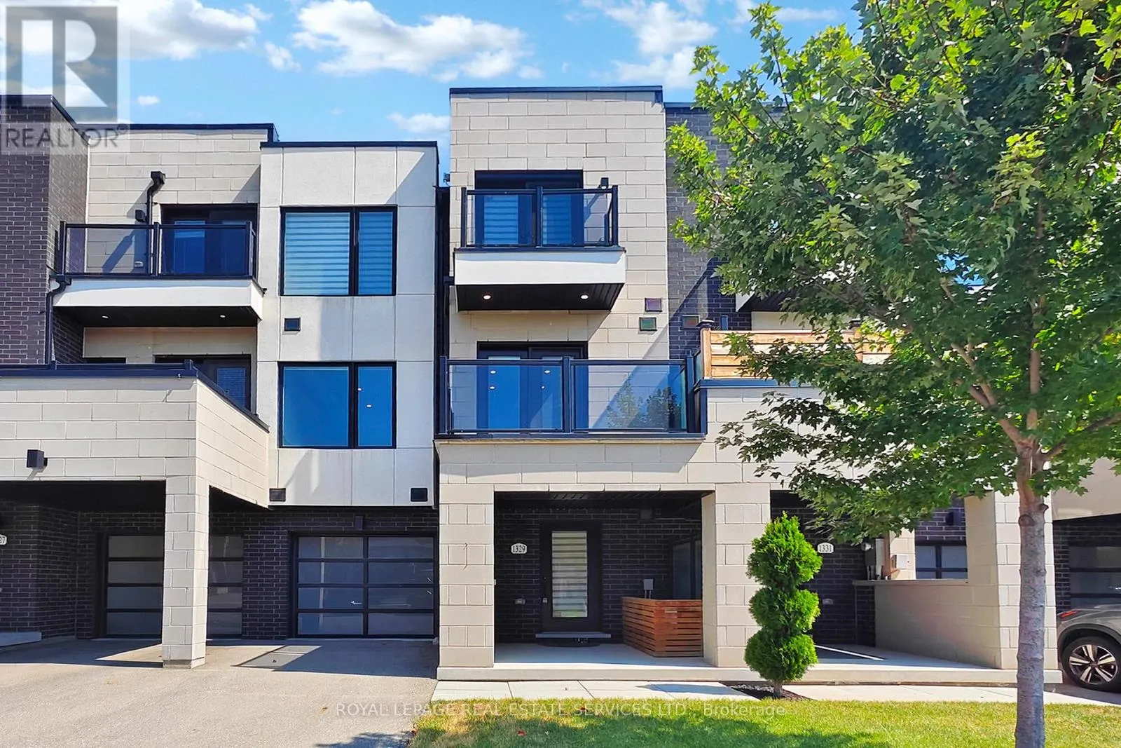 1329 CLARRIAGE COURT