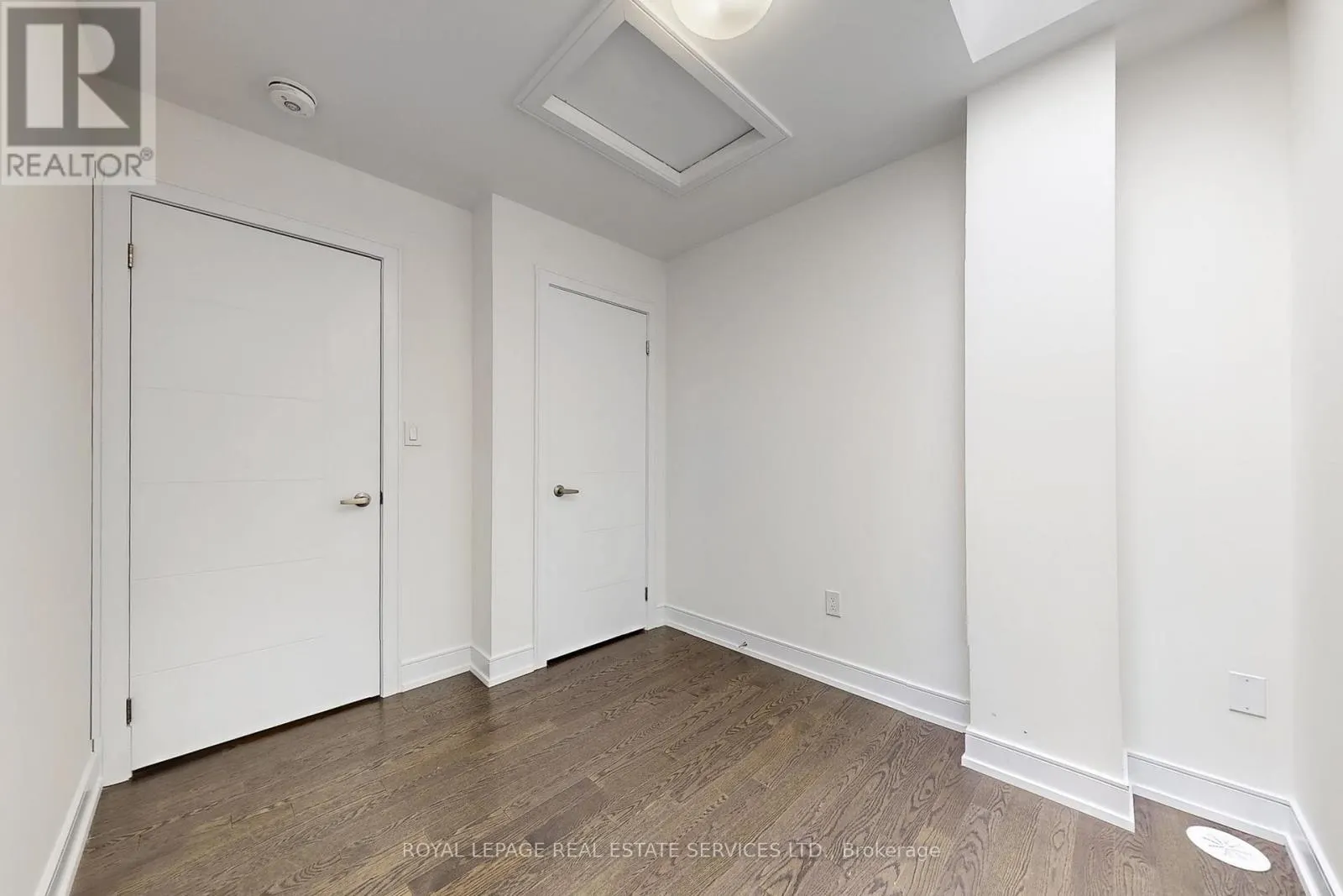 1329 CLARRIAGE COURT