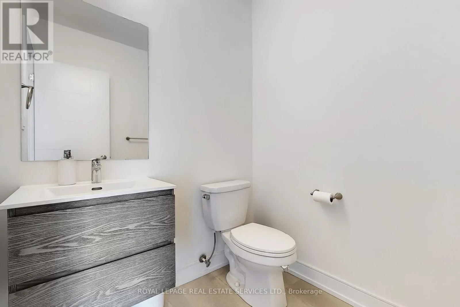 1329 CLARRIAGE COURT