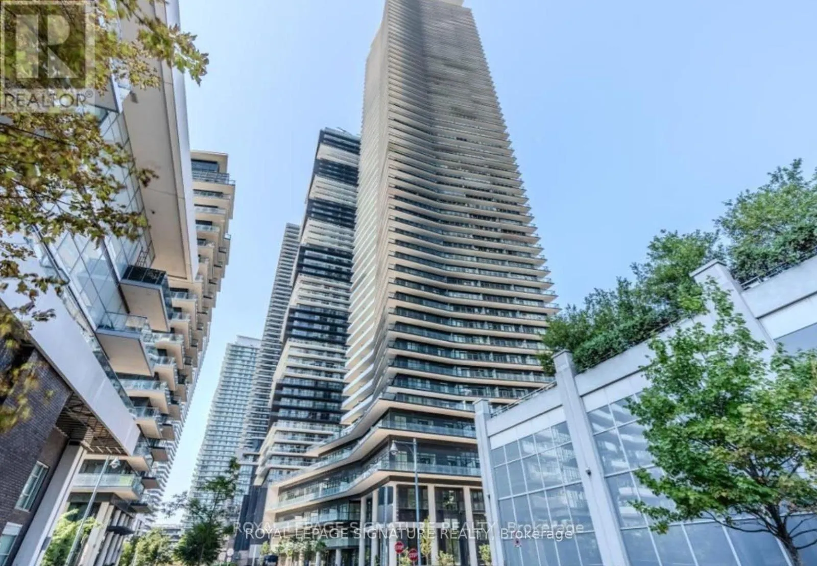 2806 - 38 ANNIE CRAIG DRIVE