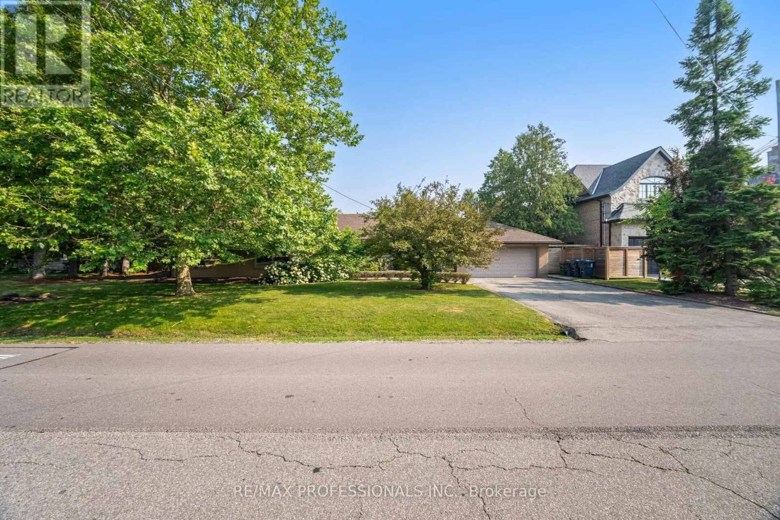 55 BYWOOD DRIVE