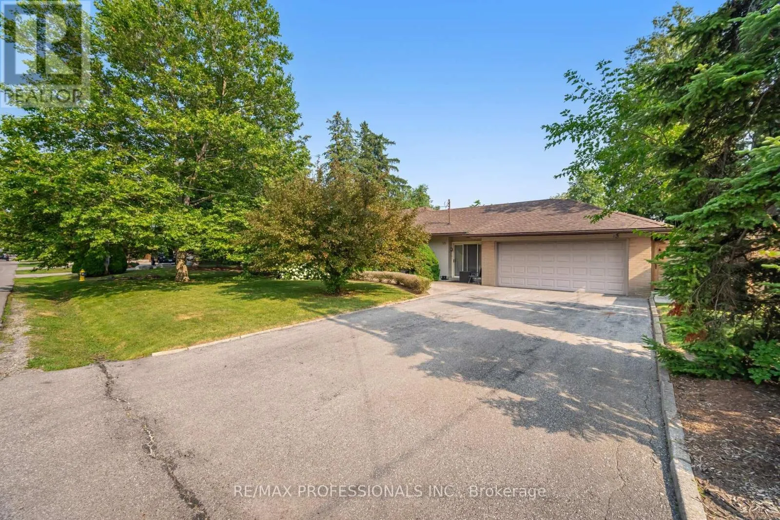 55 BYWOOD DRIVE