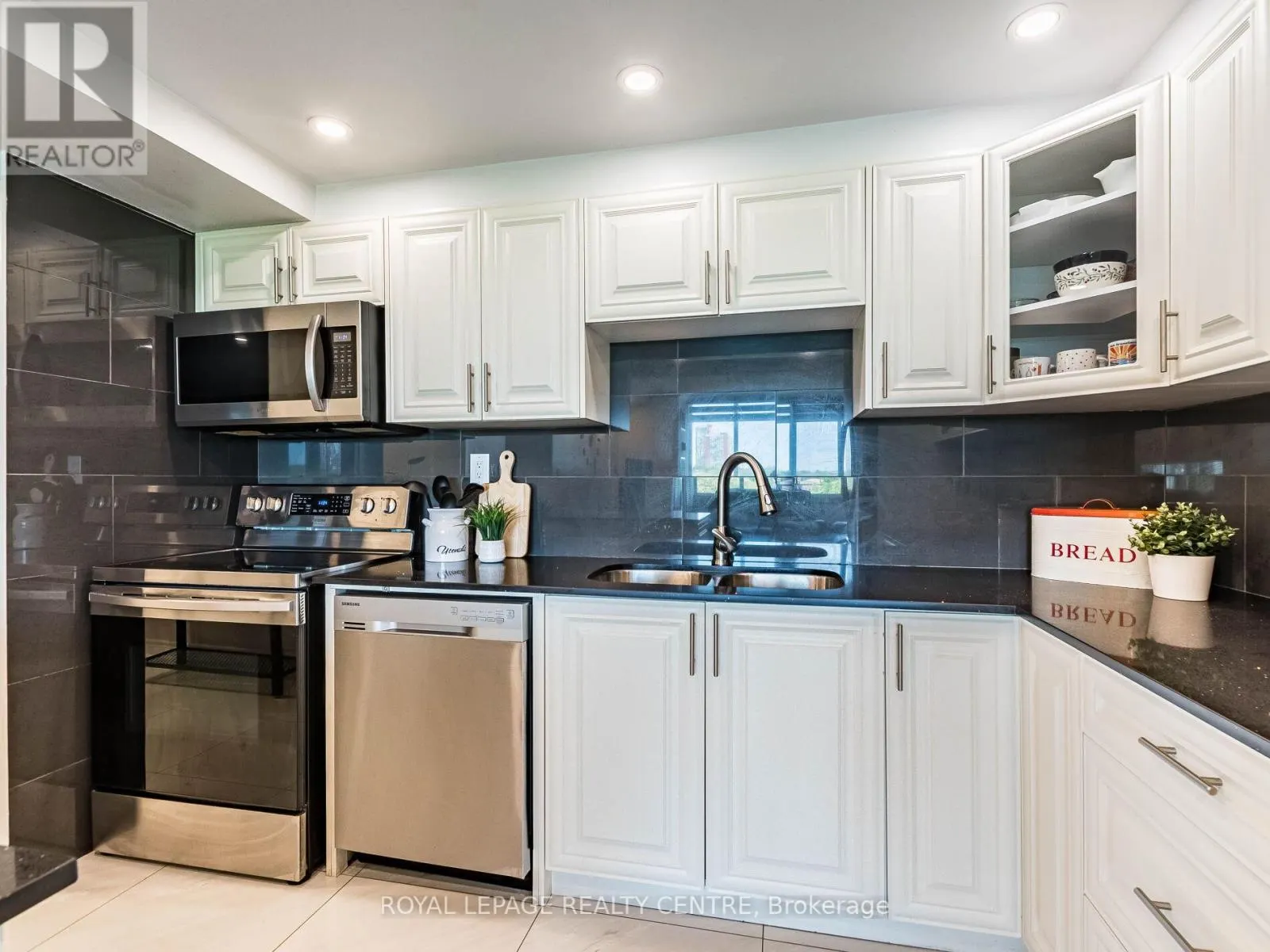 709 - 1320 MISSISSAUGA VALLEY BOULEVARD