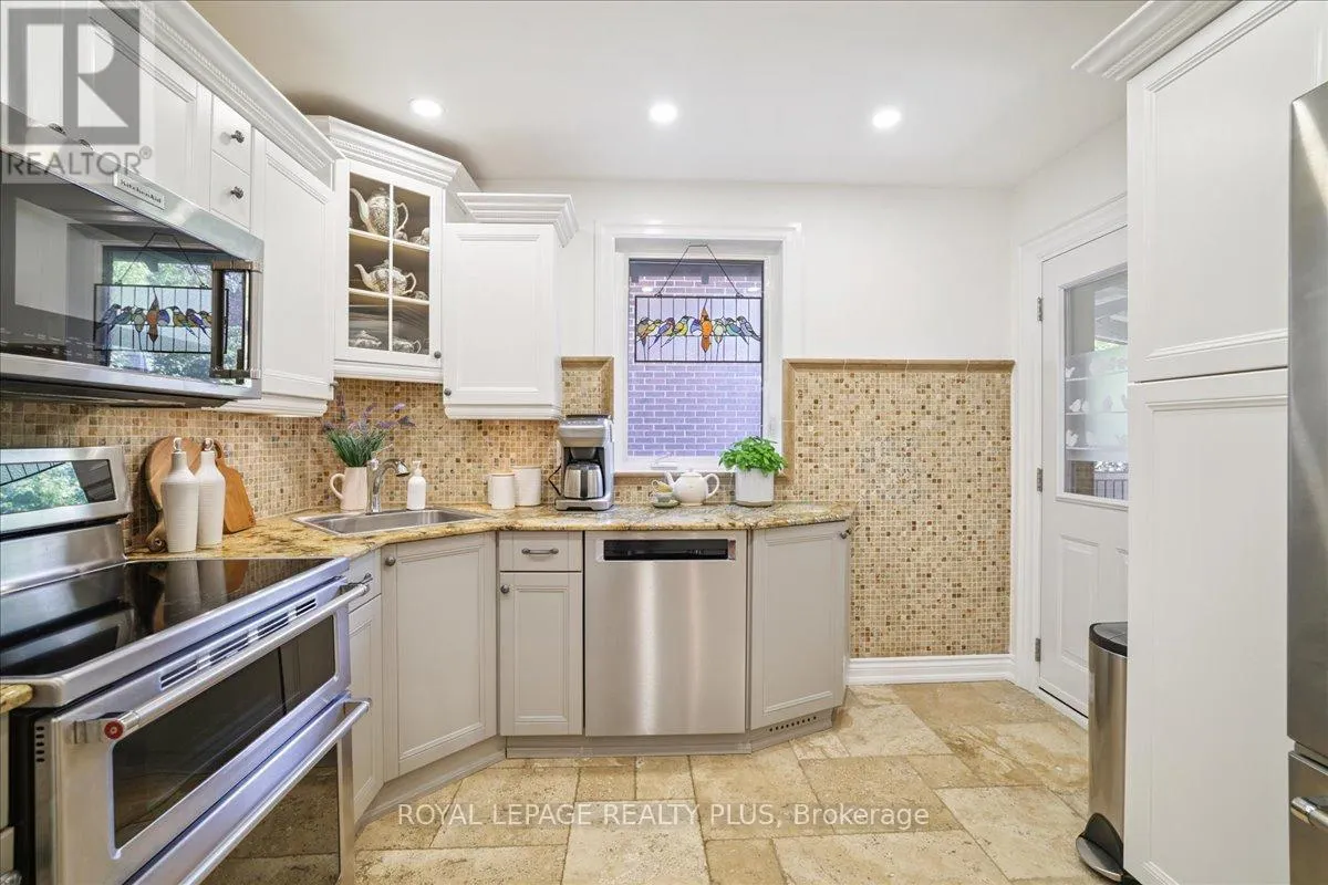 1048 ROYAL YORK ROAD