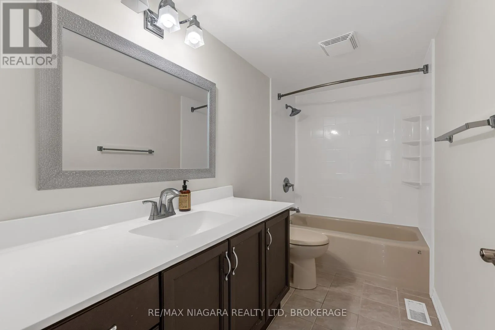 34 - 3333 NEW STREET, #34