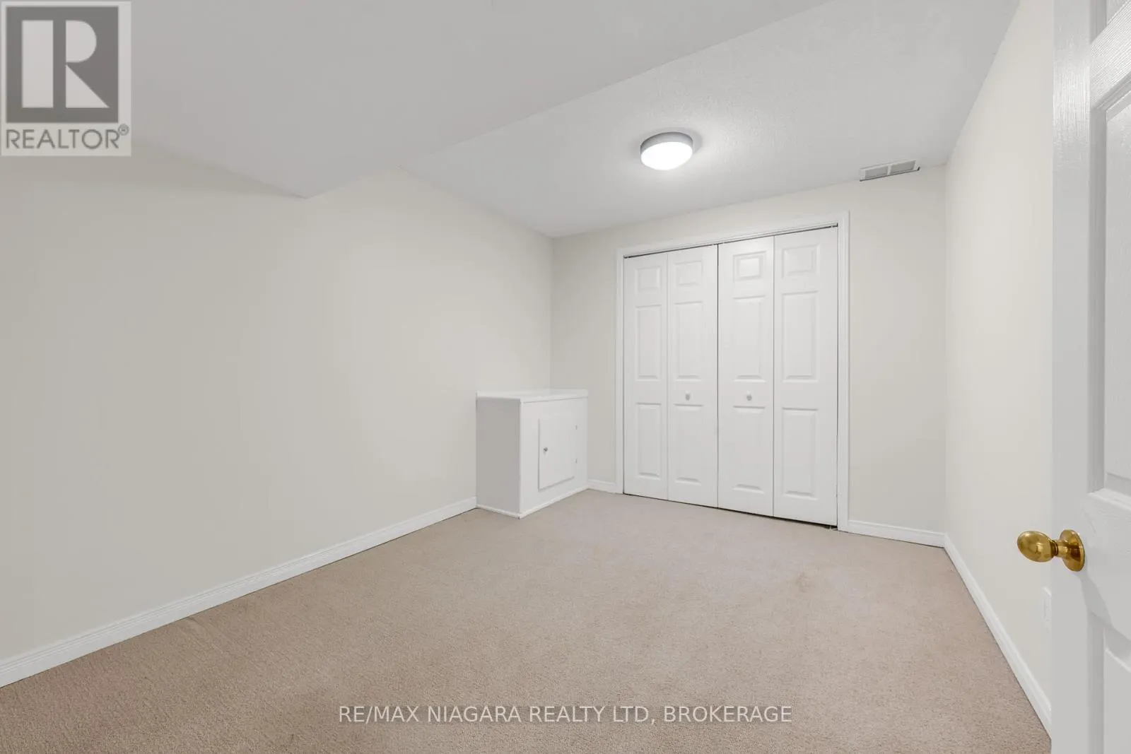 34 - 3333 NEW STREET, #34