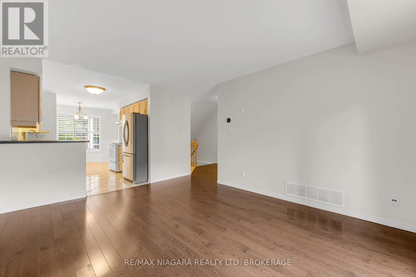 34 - 3333 NEW STREET, #34