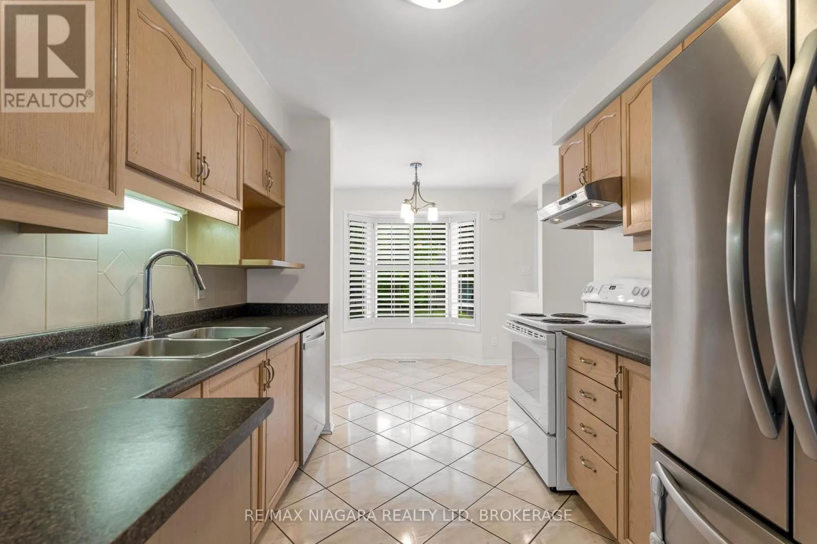 34 - 3333 NEW STREET, #34
