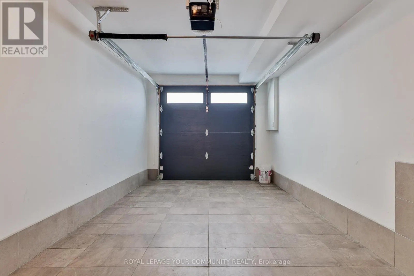 37 ST GASPAR COURT