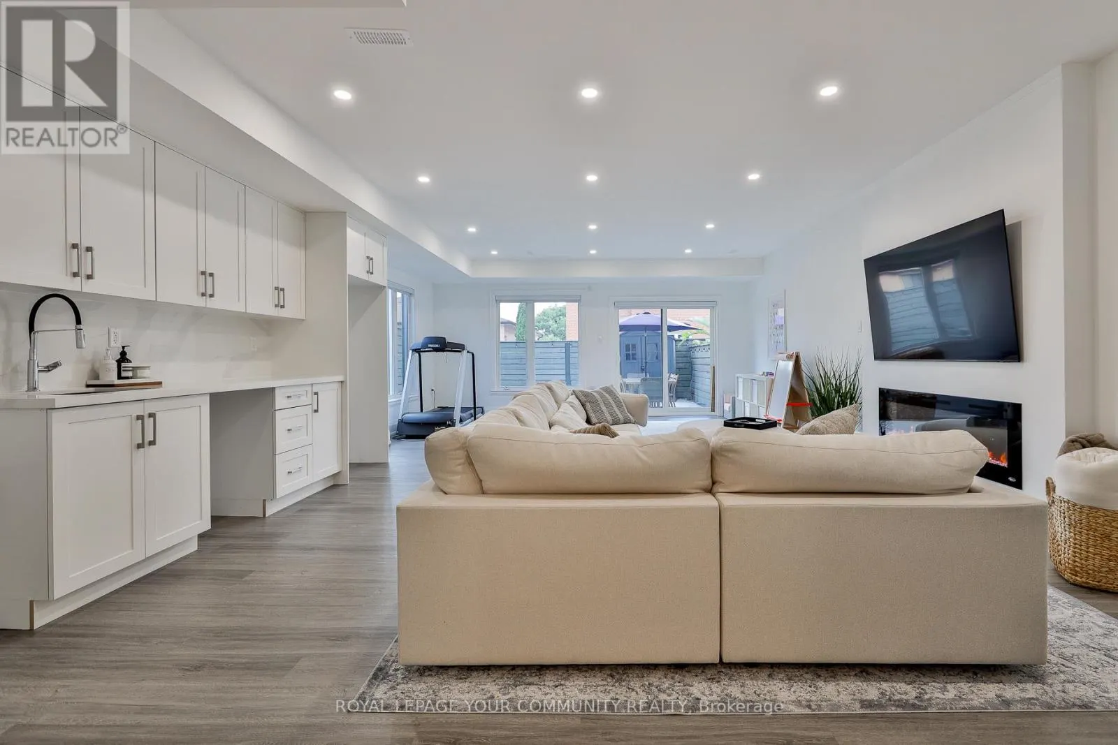 37 ST GASPAR COURT