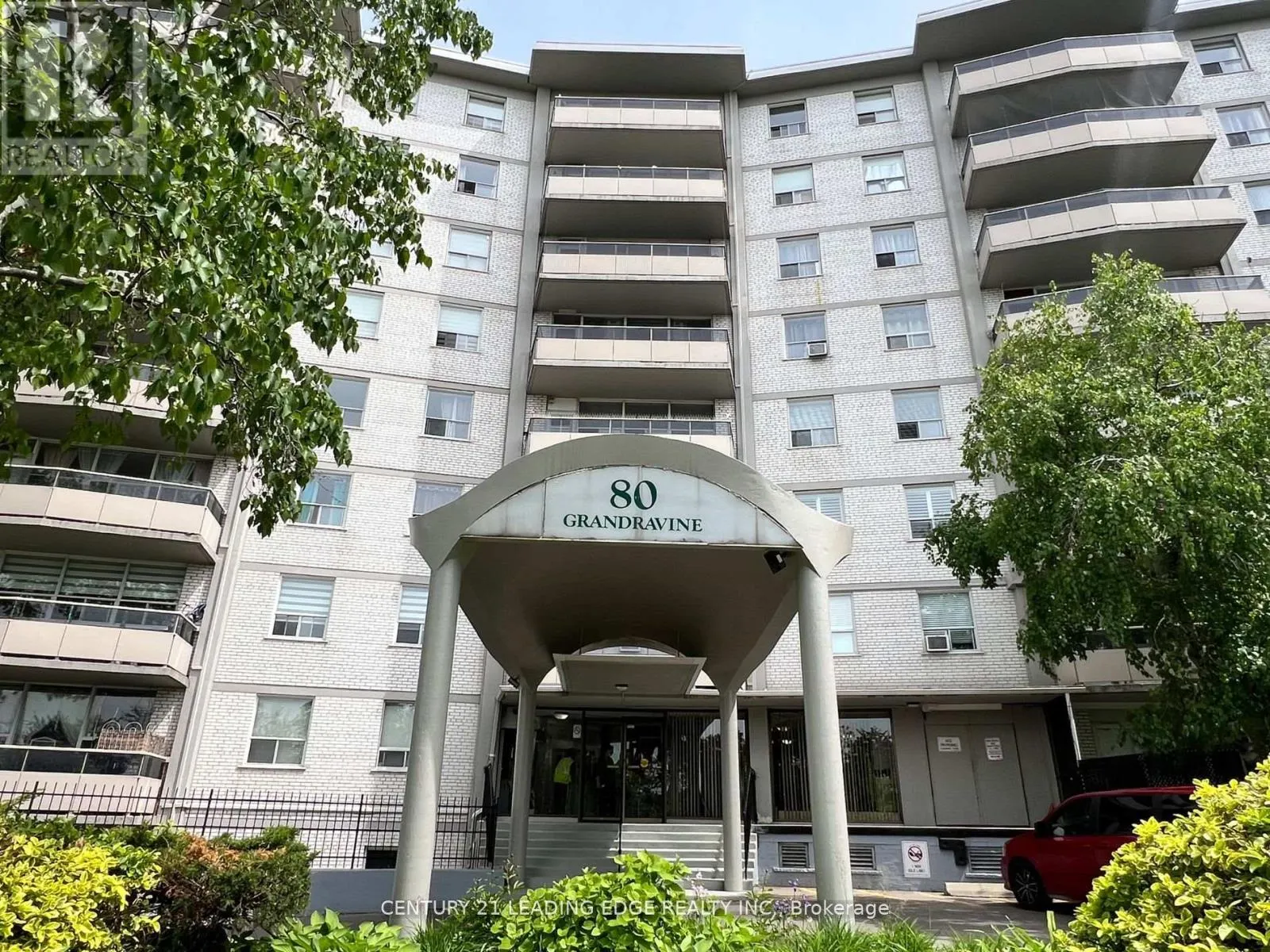 916 - 80 GRANDRAVINE DRIVE