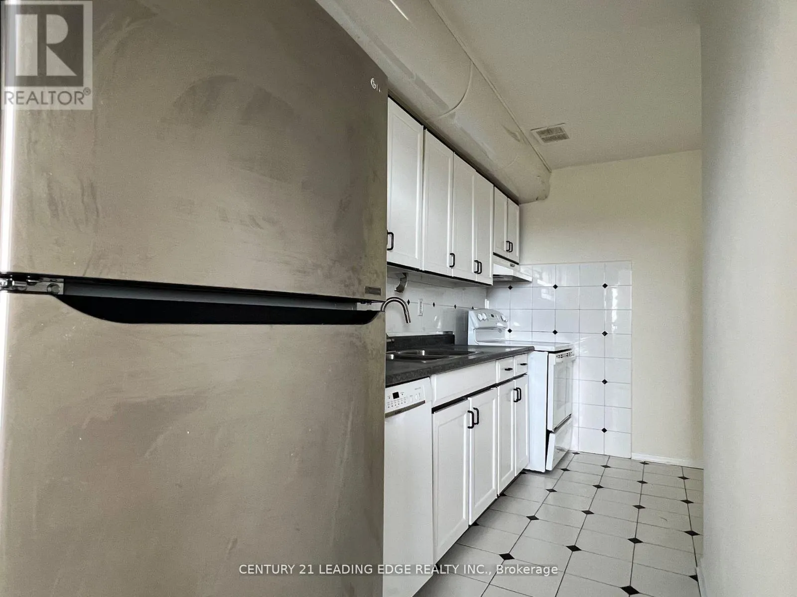 916 - 80 GRANDRAVINE DRIVE