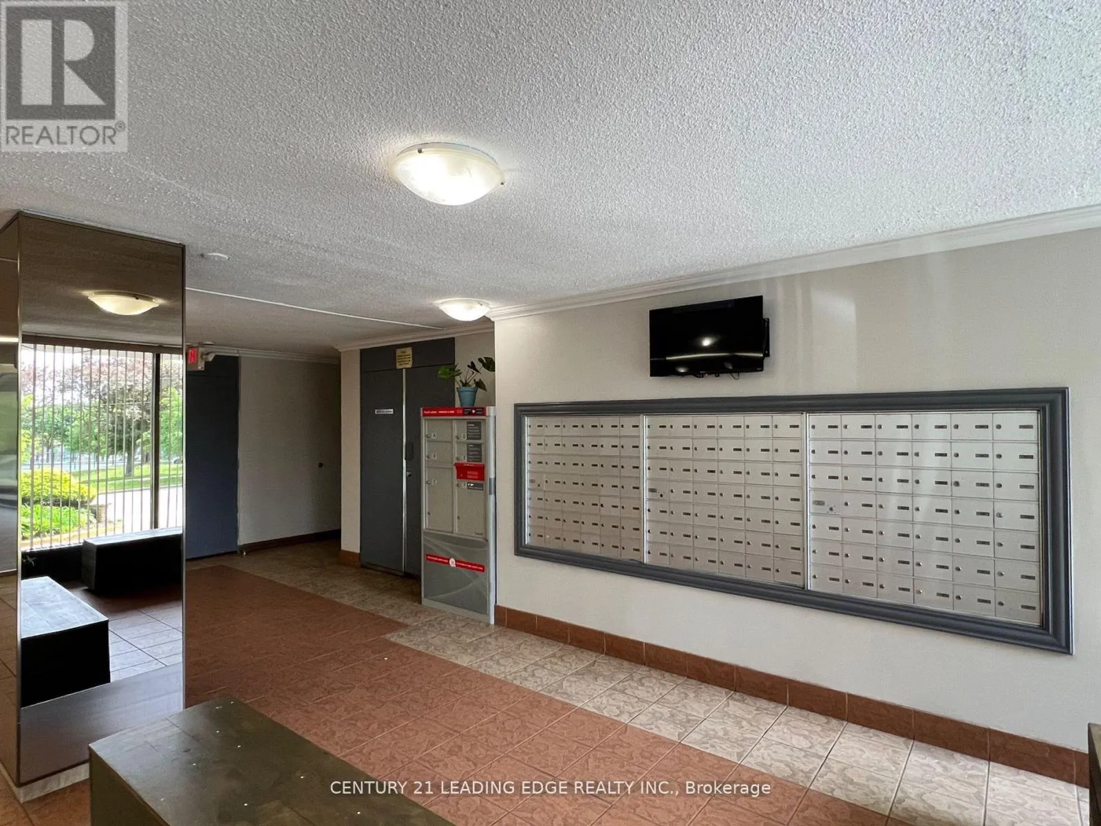 916 - 80 GRANDRAVINE DRIVE