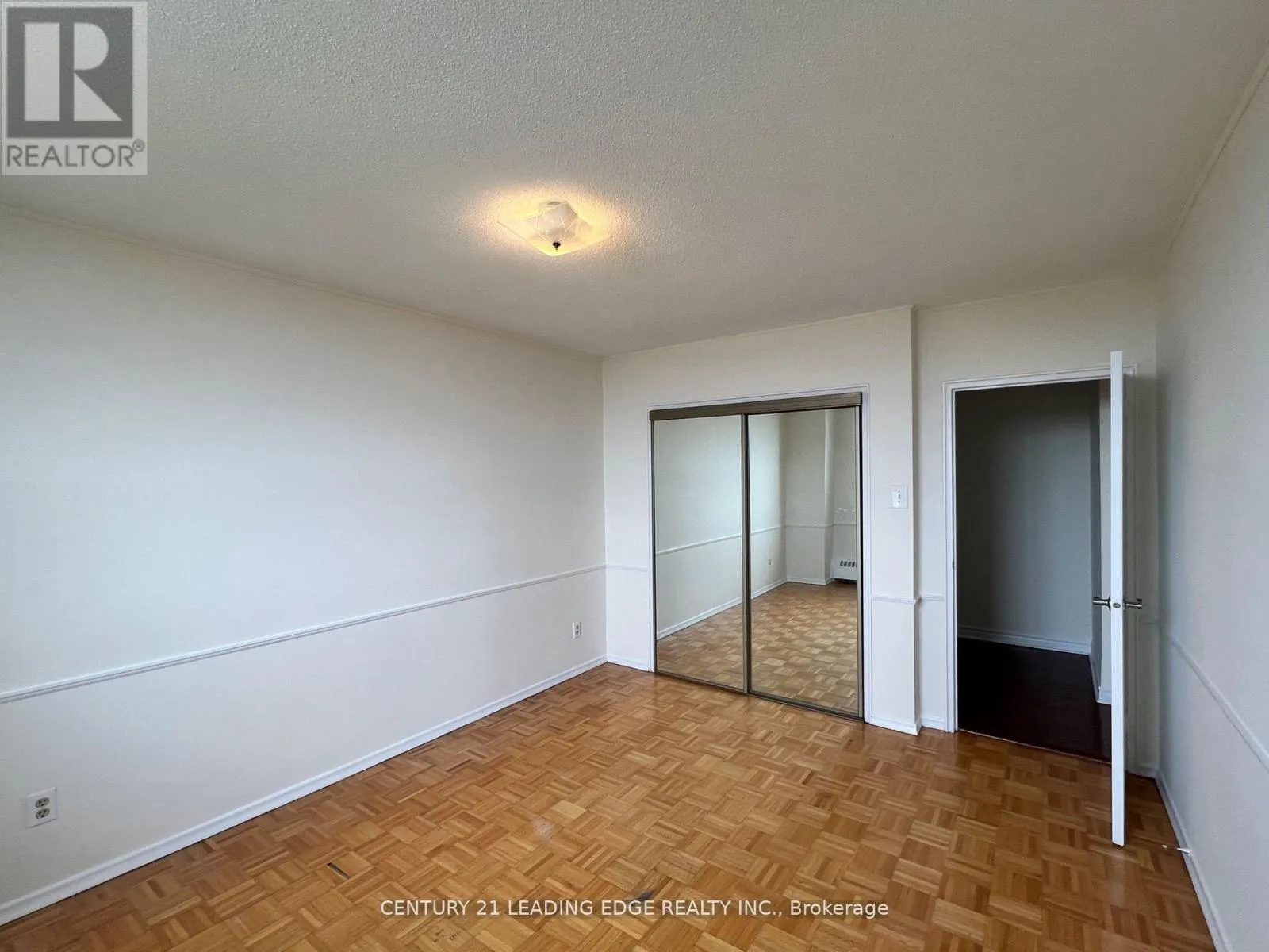 916 - 80 GRANDRAVINE DRIVE