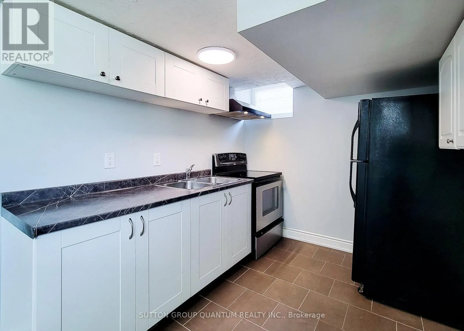 #LOWER - 1483 SANDGATE CRESCENT