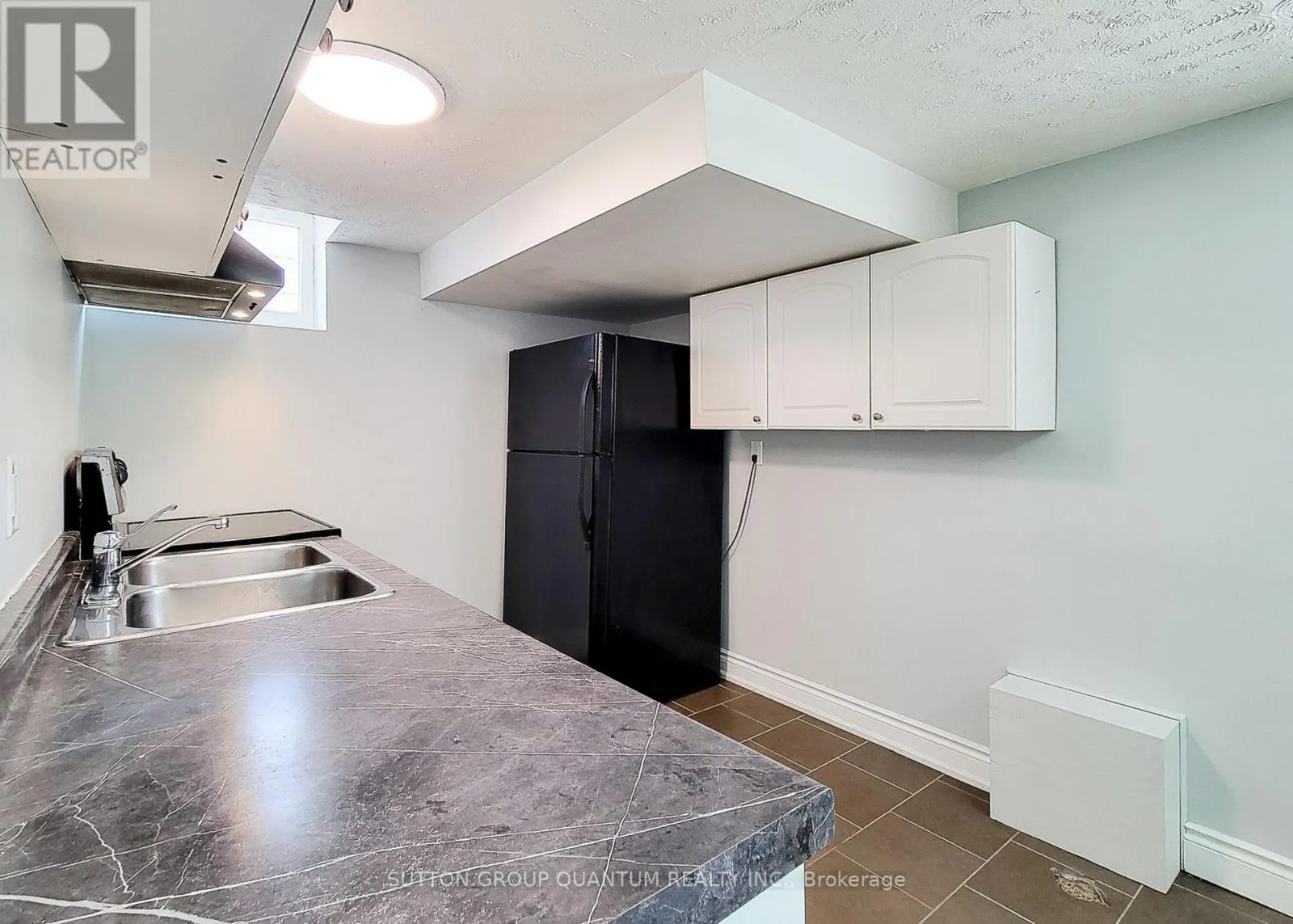 #LOWER - 1483 SANDGATE CRESCENT