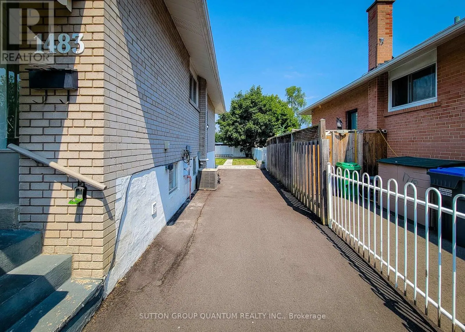 #LOWER - 1483 SANDGATE CRESCENT