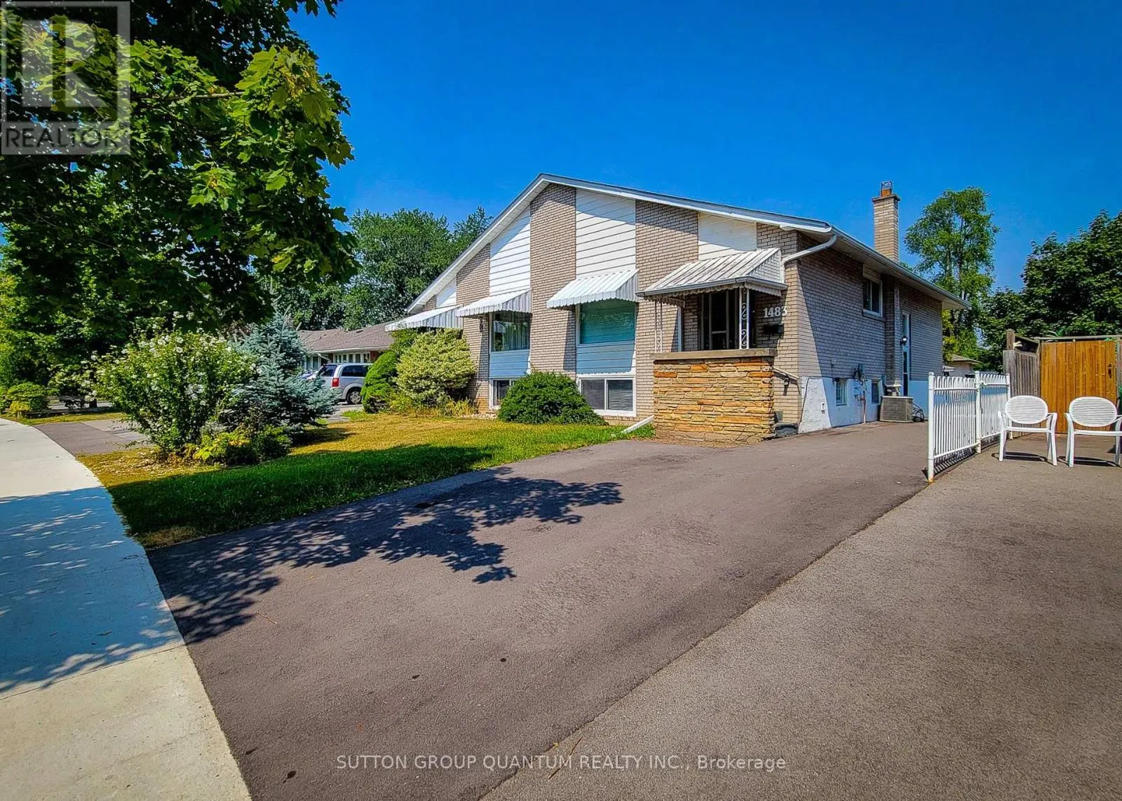 #LOWER - 1483 SANDGATE CRESCENT