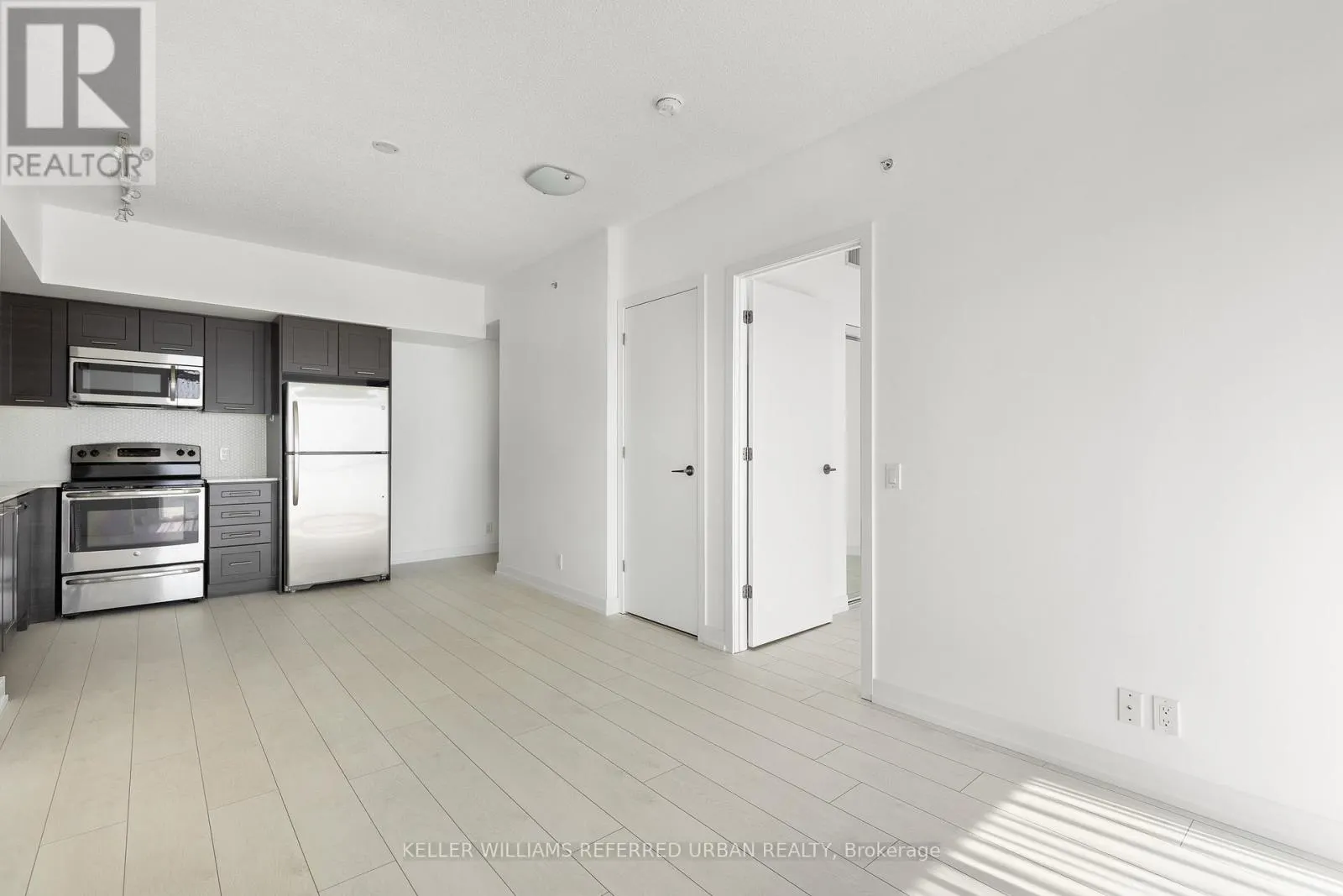 1710 - 2200 LAKE SHORE BOULEVARD W