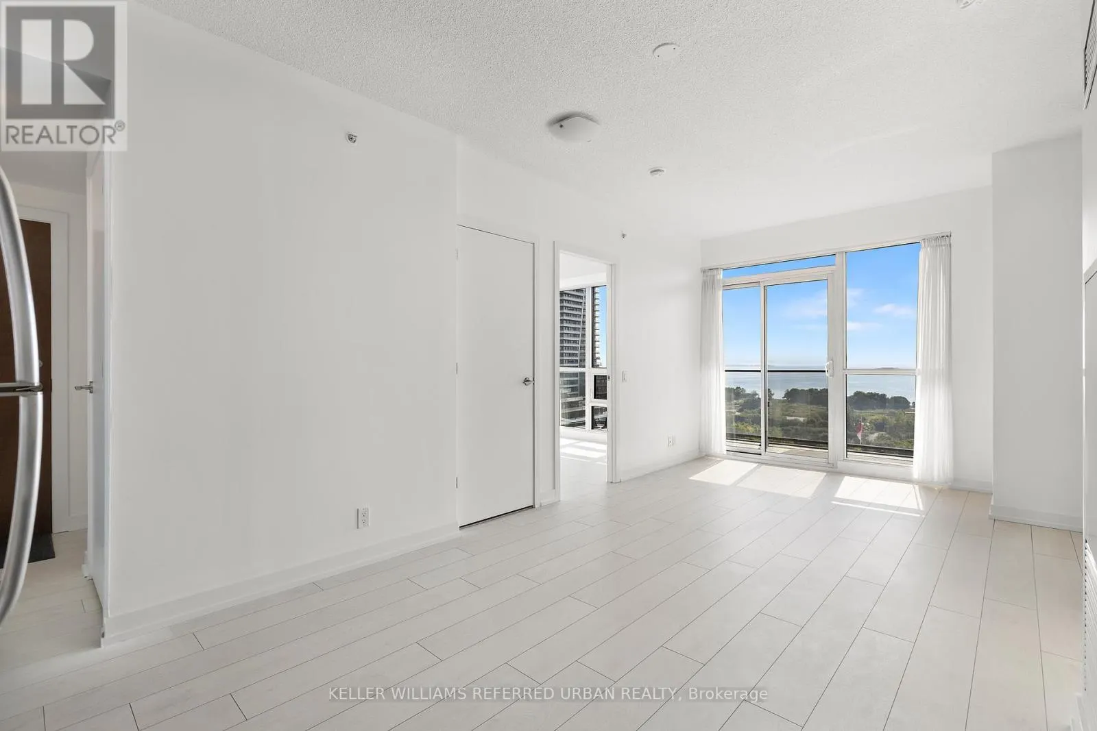 1710 - 2200 LAKE SHORE BOULEVARD W