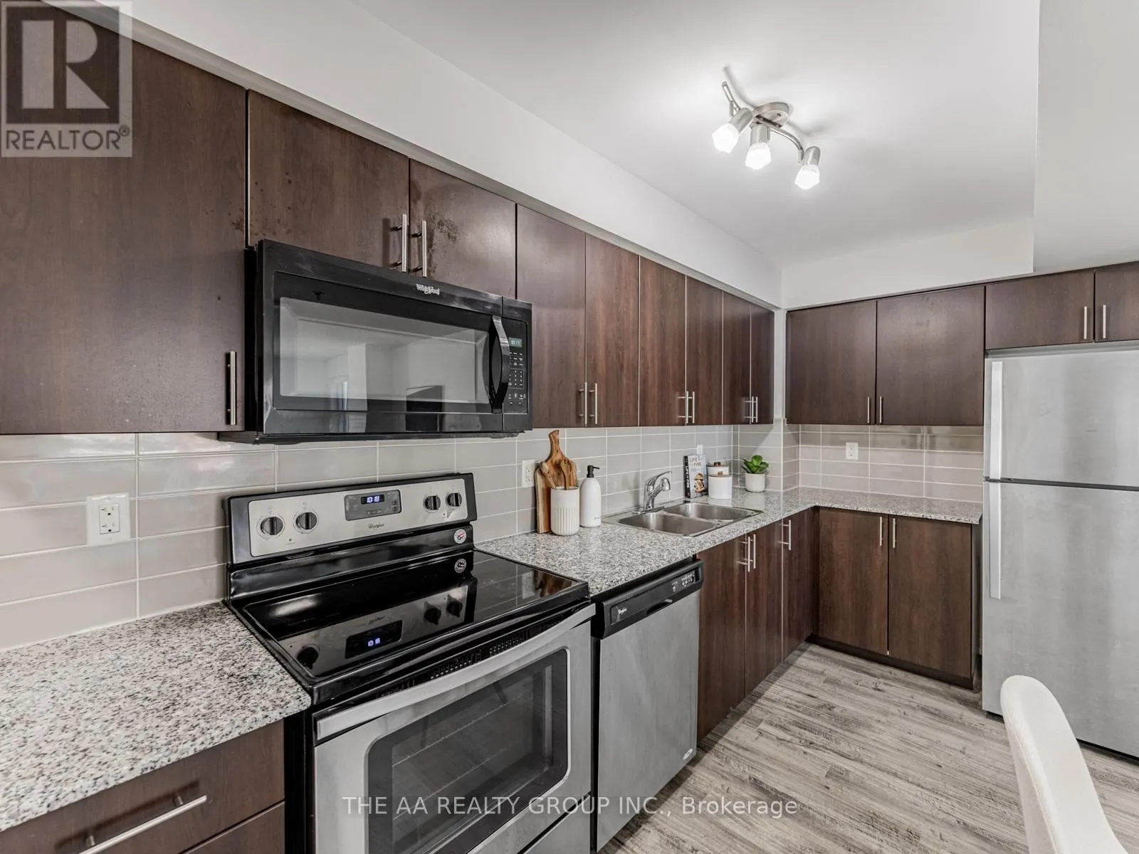 2209 - 1410 DUPONT STREET