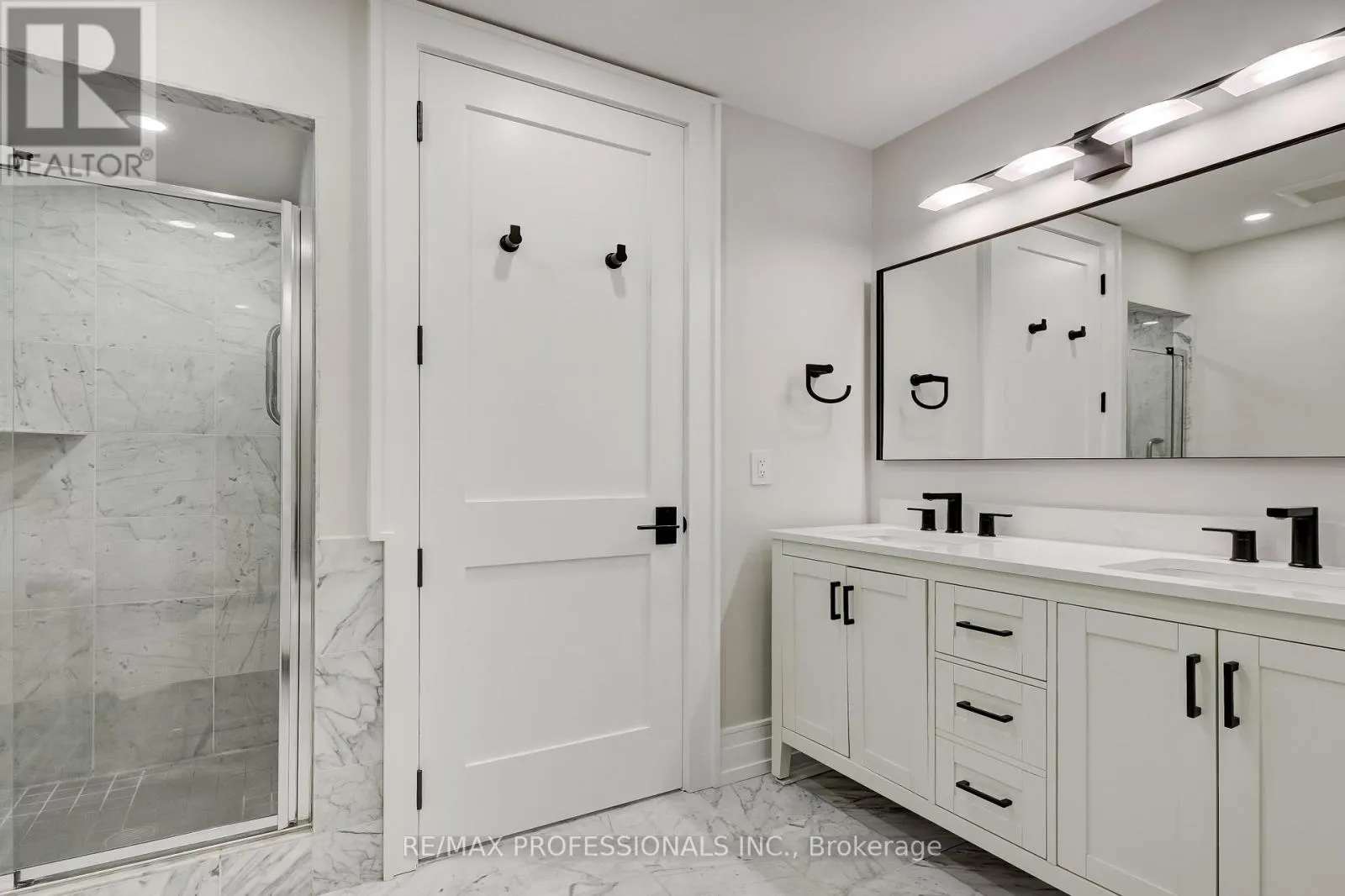 2211 - 1 ABERFOYLE CRESCENT