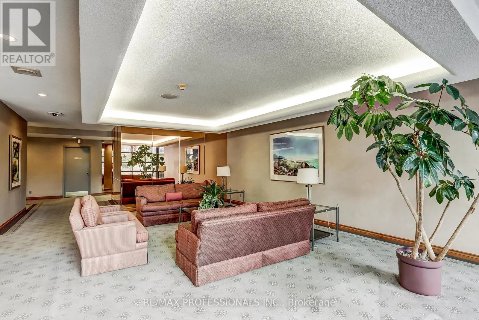 2211 - 1 ABERFOYLE CRESCENT