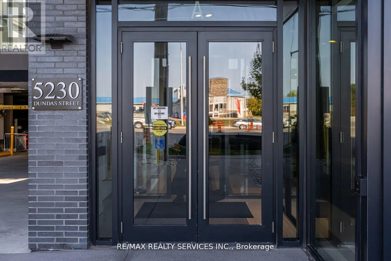 1 - 5220 DUNDAS STREET
