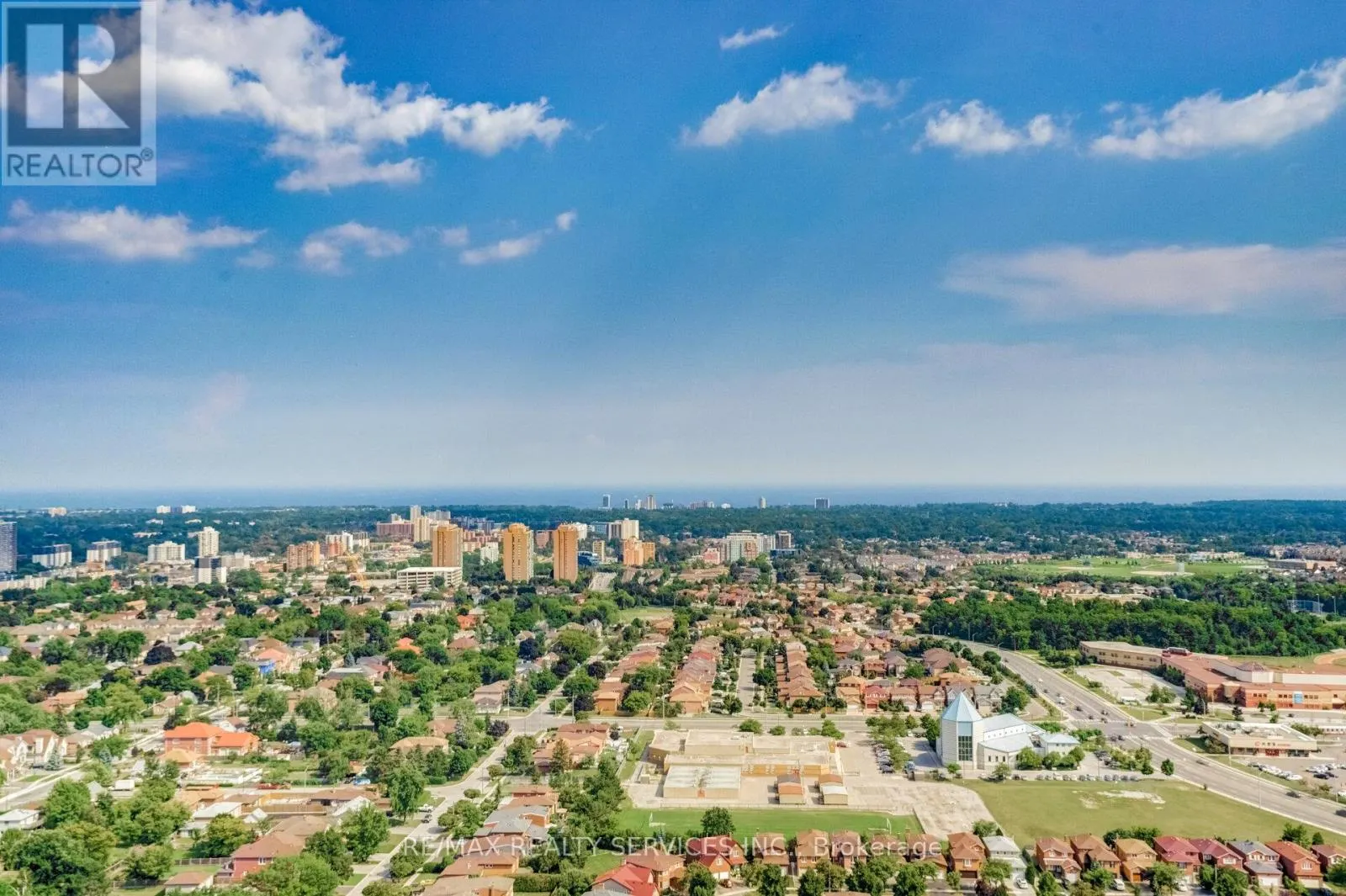 810 - 225 WEBB DRIVE