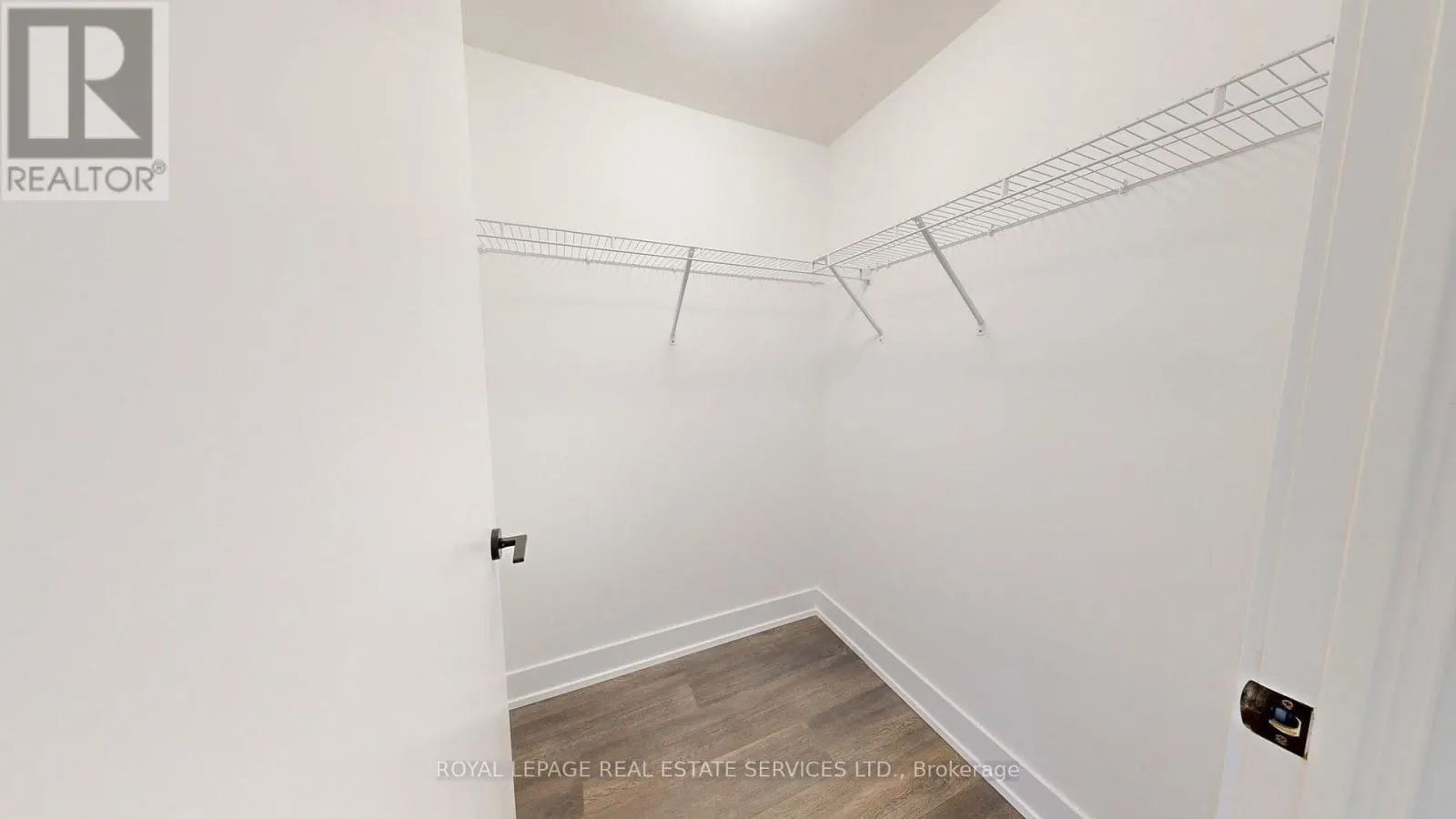 202 - 2450 OLD BRONTE ROAD