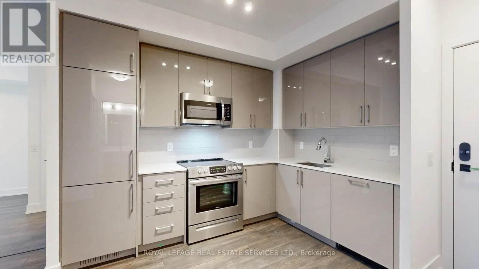 202 - 2450 OLD BRONTE ROAD