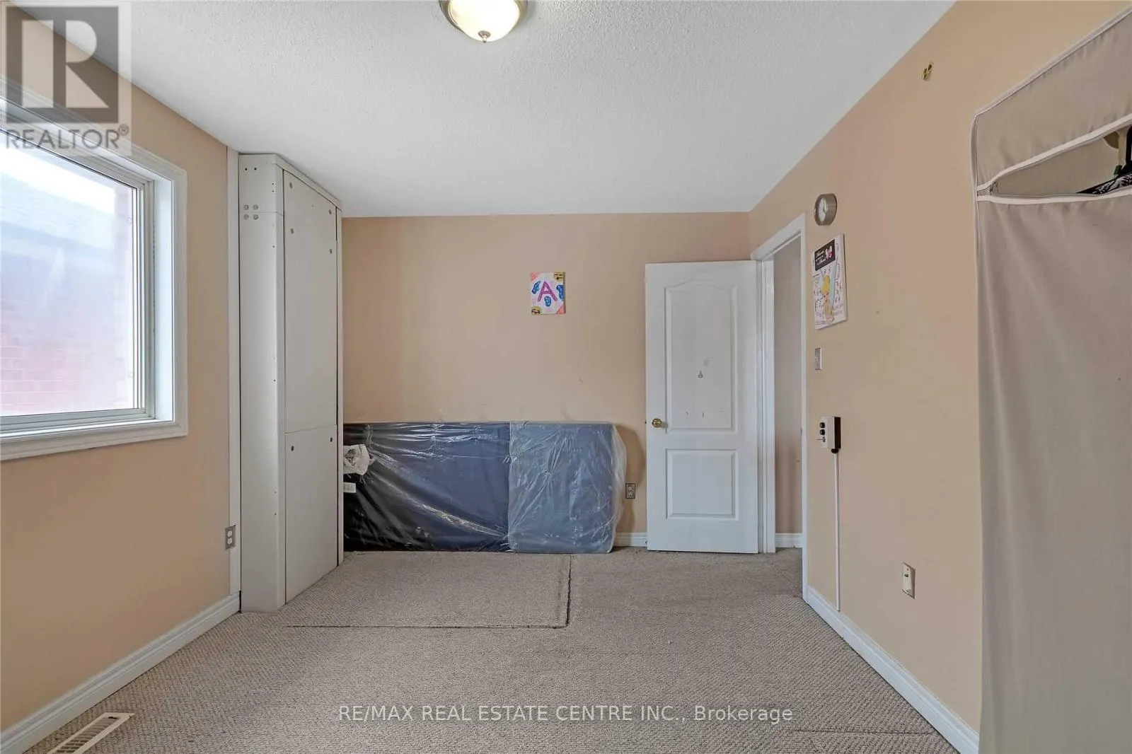 21 SPRUCELANDS AVENUE