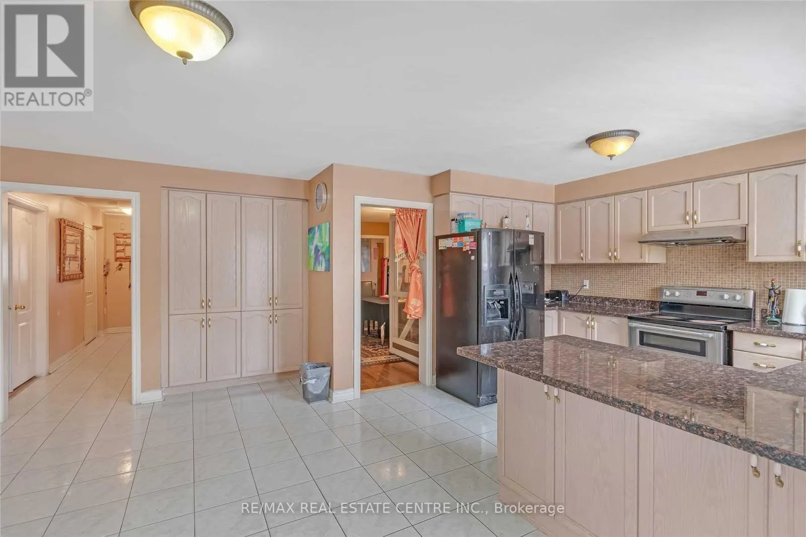 21 SPRUCELANDS AVENUE