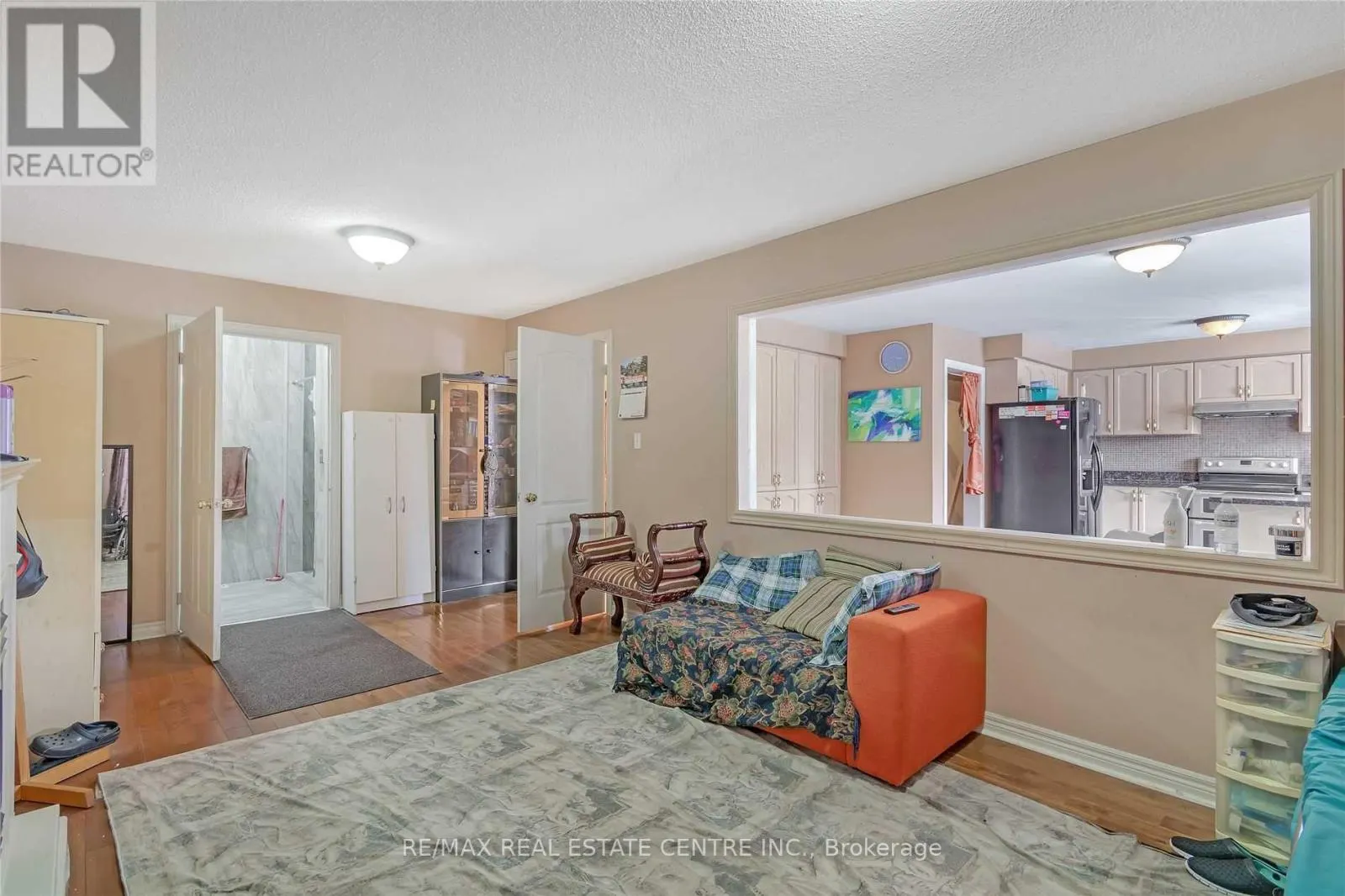 21 SPRUCELANDS AVENUE