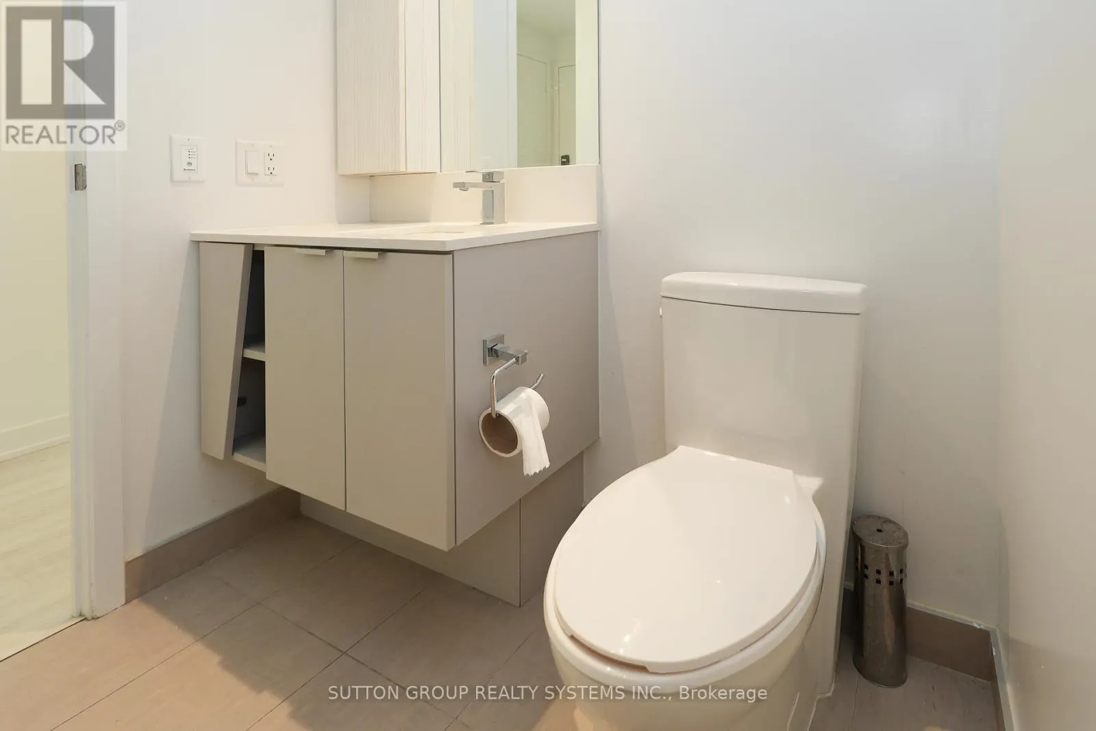 520 - 3883 QUARTZ ROAD