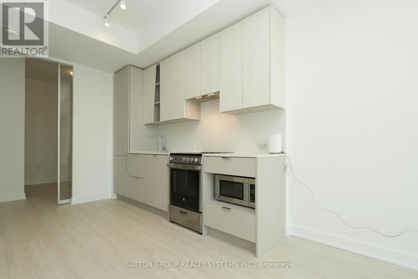 520 - 3883 QUARTZ ROAD