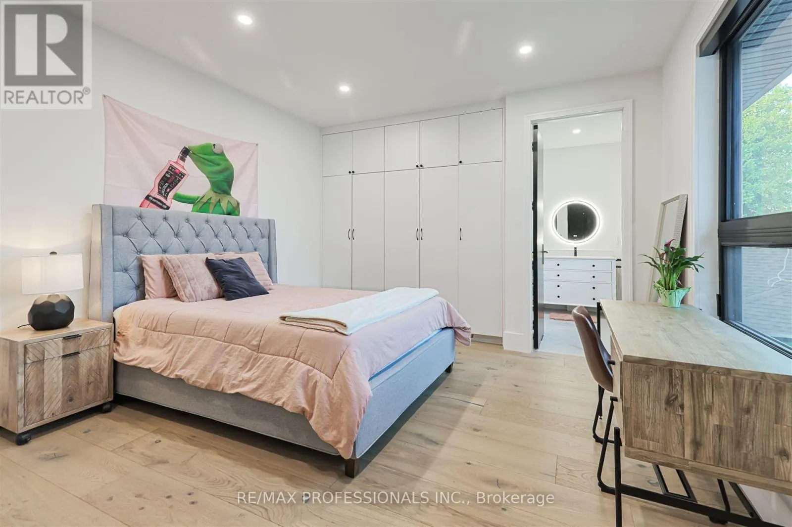 22 SPRING GARDEN ROAD