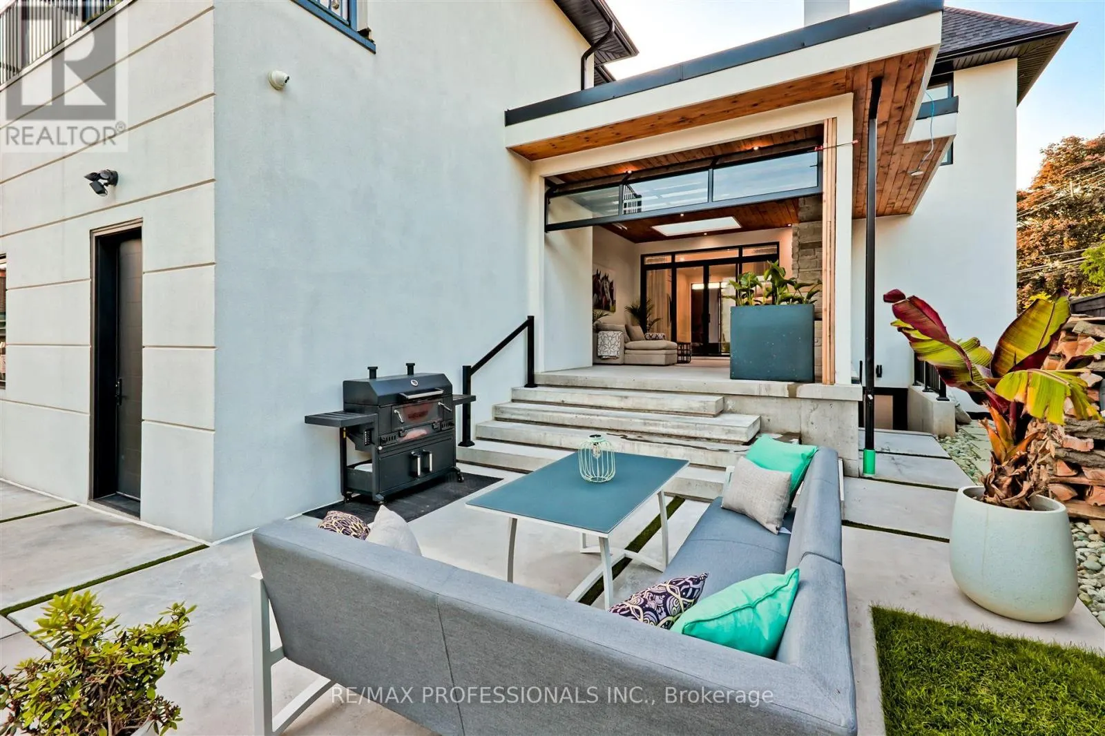 22 SPRING GARDEN ROAD