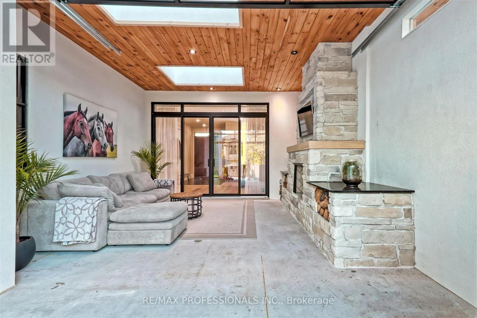 22 SPRING GARDEN ROAD