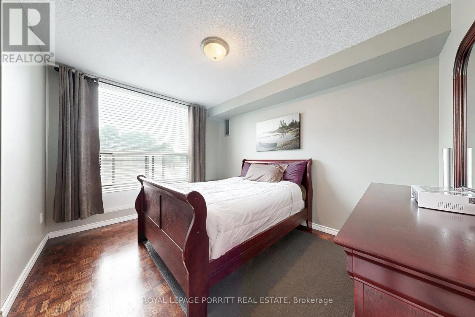 201 - 1535 LAKESHORE ROAD E