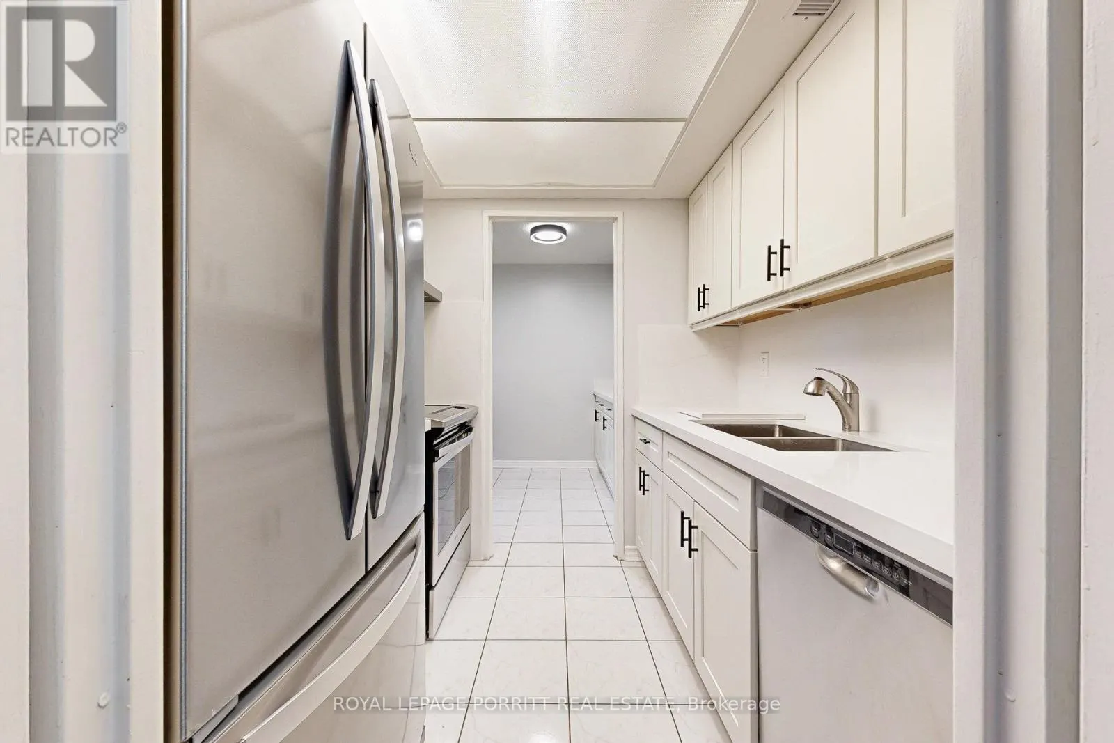 201 - 1535 LAKESHORE ROAD E