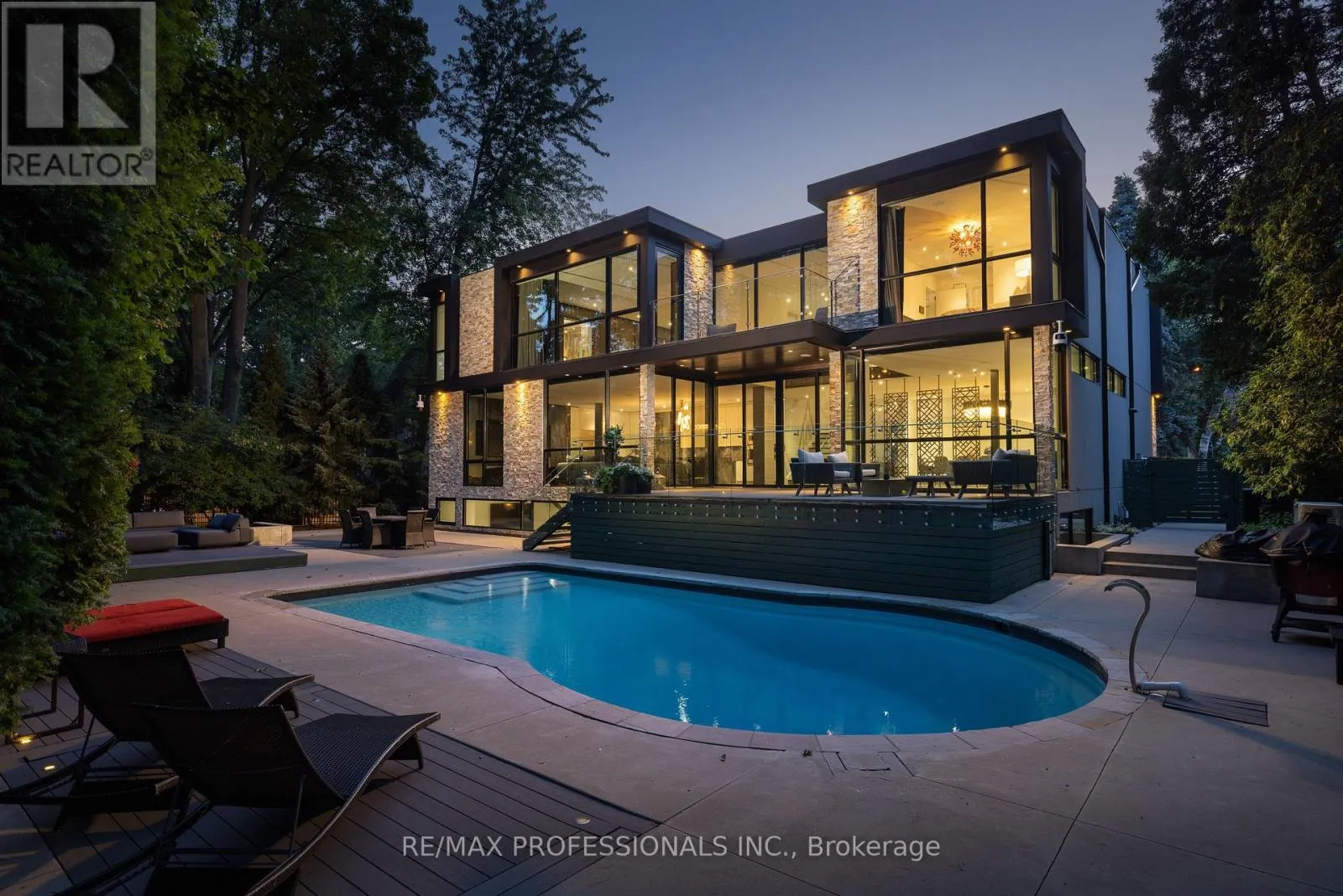 7 ASHLEY PARK ROAD