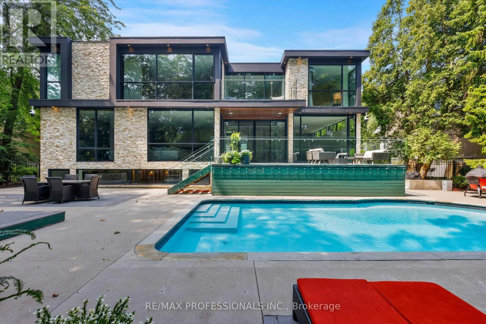 7 ASHLEY PARK ROAD