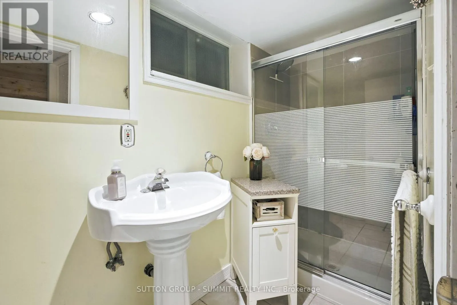 2411 MOUNT FOREST DRIVE